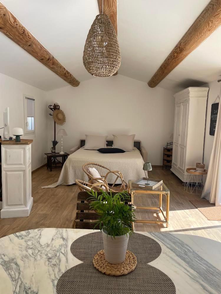 Studio De Charme Avec Piscine Fontaine-de-Vaucluse Εξωτερικό φωτογραφία